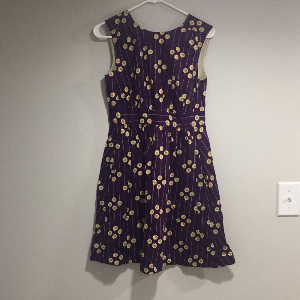 Plum floral dress with pockets!! 🌸